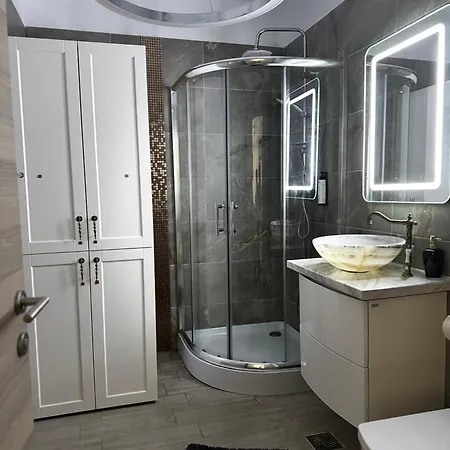 Liam Luxury- Alezzi * Năvodari