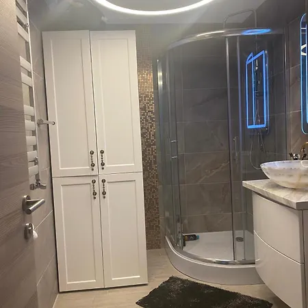 Liam Luxury- Alezzi Navodari