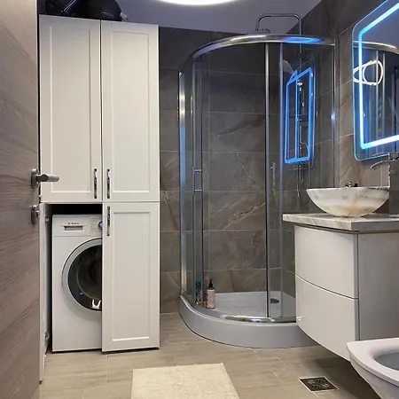 Liam Luxury- Alezzi Apartamento *