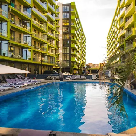 Liam Luxury- Alezzi Apartamento Năvodari