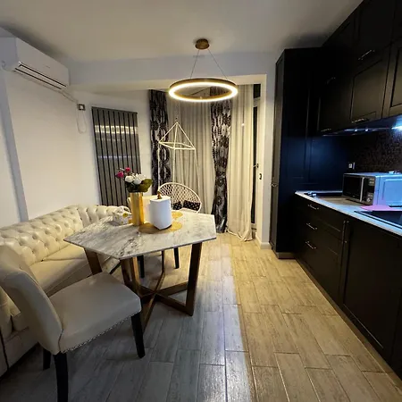 Liam Luxury- Alezzi *