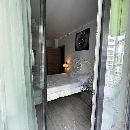 Liam Luxury- Alezzi Apartamento